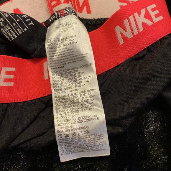 NIKE - PINK AND BLACK SHORTS - Picture 2 of 3